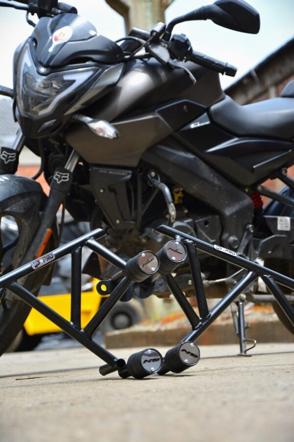 Defensa PULSAR NS 200 #5 Stunt Negra